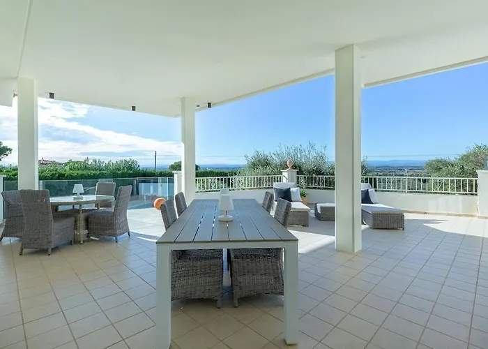 V022 - Els Olivars Villa Pau